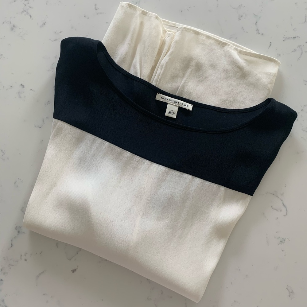 Banana Republic White and Black Blouse